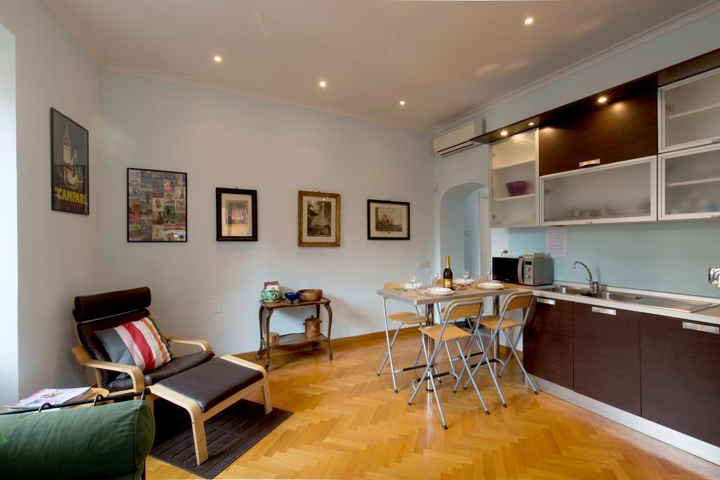 Holidays Banchi Vecchi Apartment โรม ภายนอก รูปภาพ