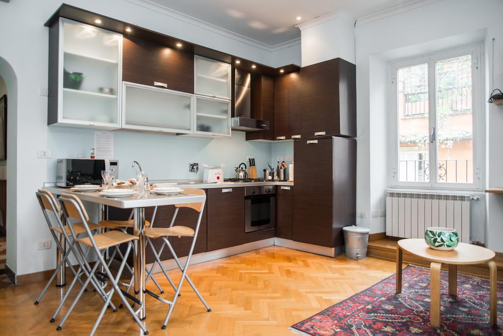 Holidays Banchi Vecchi Apartment โรม ภายนอก รูปภาพ